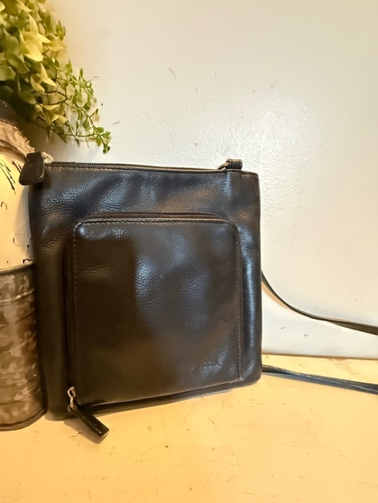 Fossil Handbags - Fossil  Black Leather Small Vintage Crossbody Bag EUC